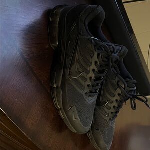 Nike Men's Black Sneakers